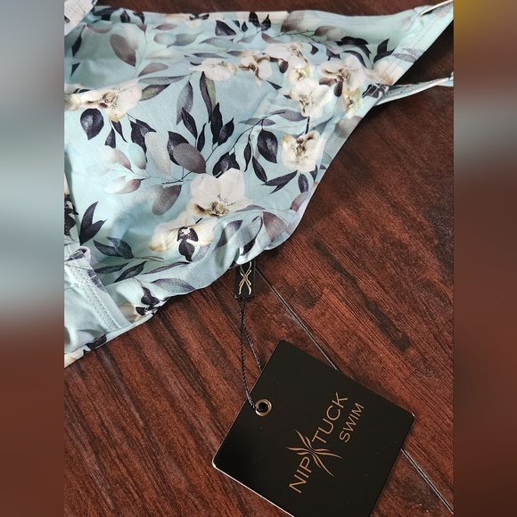 NipTuck Swim Boho Breeze Light Blue Floral Printed Swimsuit NWT - Picture 3 of 7